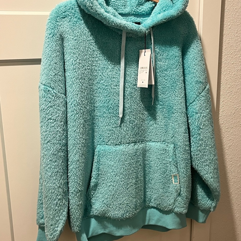 UGG NWT AUTHENTIC LOYRA SHERPA LAGUNA SOFT DROP SHOULDER SLEEVES WARM HO… - Picture 13 of 17